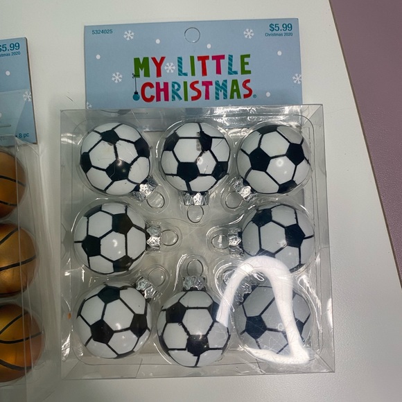 🍌5/$25 Mini Sports Ornaments - Picture 4 of 4